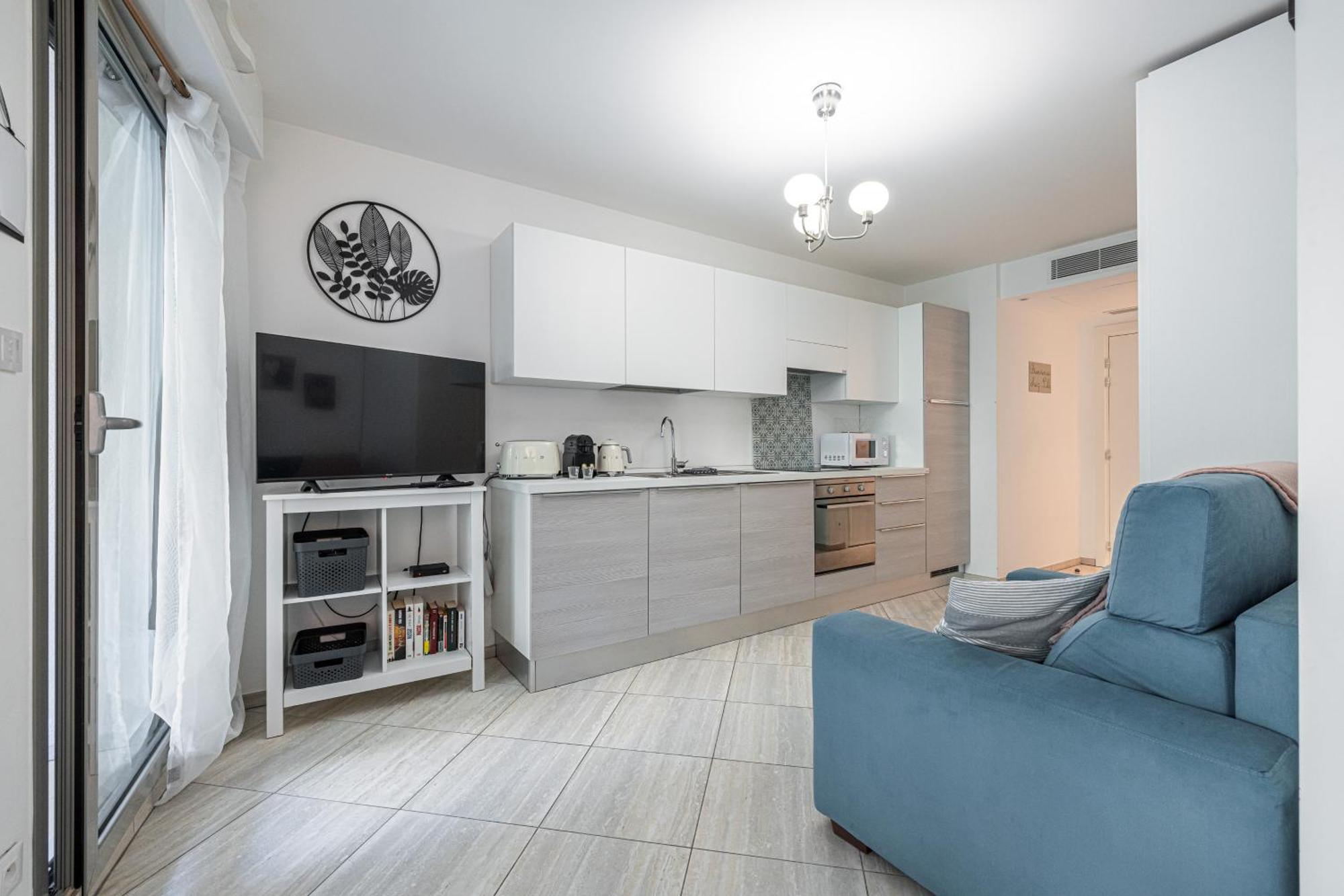 Appartement Centre Terrasse Climatisation 50m Menton